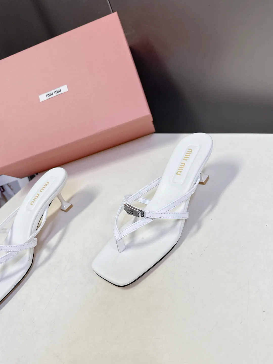 Босоножки Женские Miu Miu 1895102