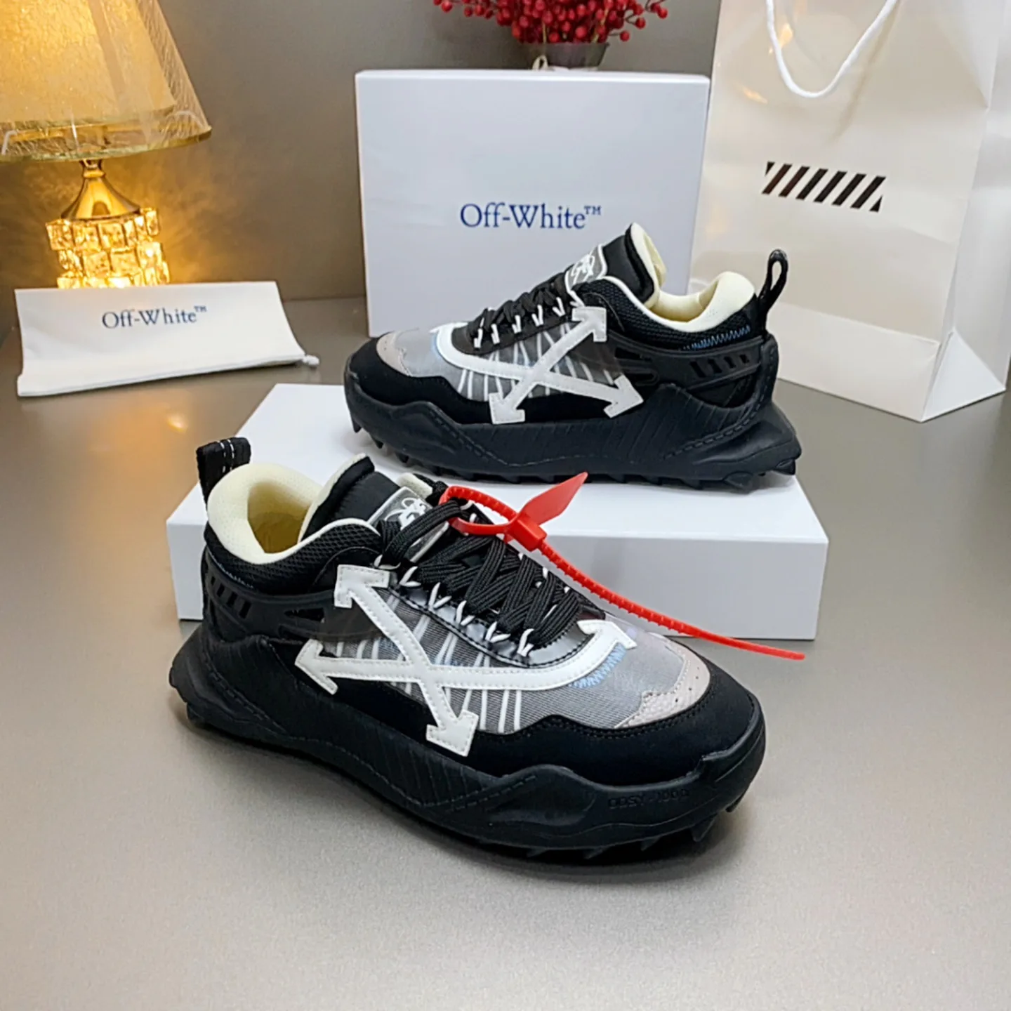 Кроссовки Женские Off-White 17530539