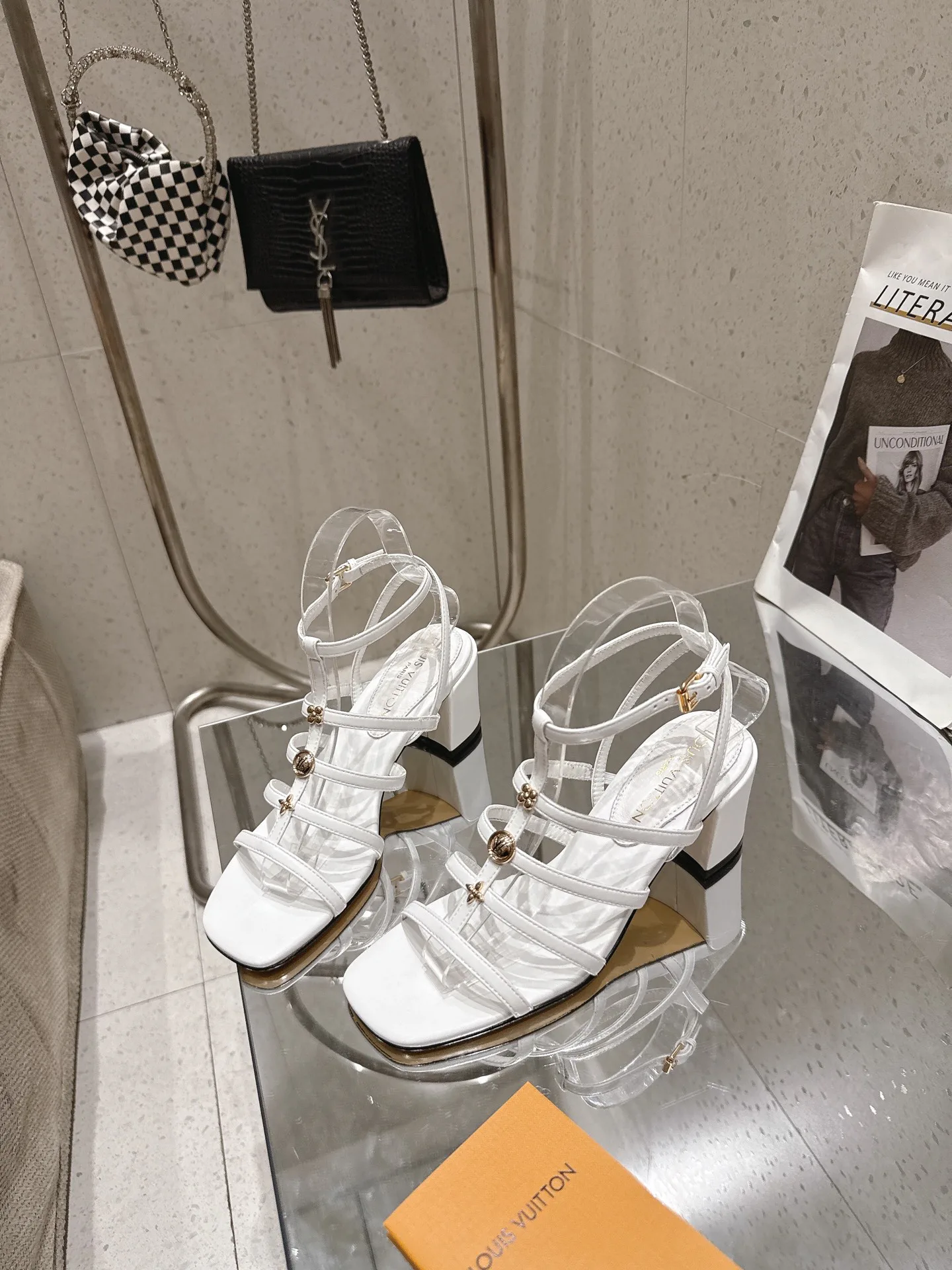Босоножки Женские Louis Vuitton 17524783