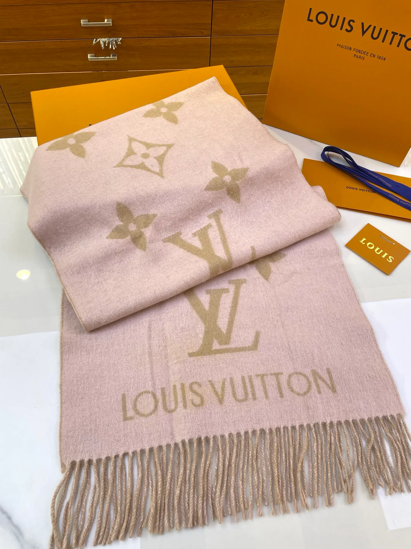 Шарфы Louis Vuitton 266404