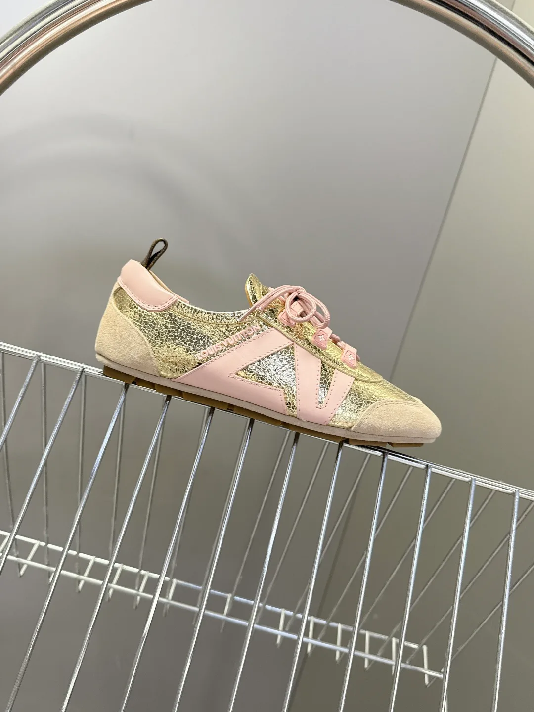Кроссовки Женские Louis Vuitton 13370948