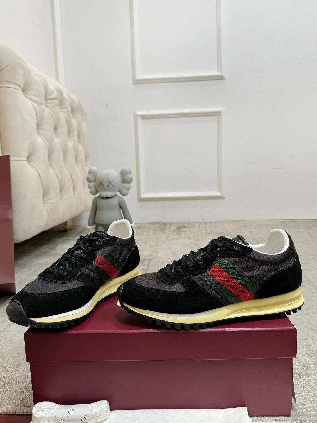 Кроссовки Женские Gucci 944877
