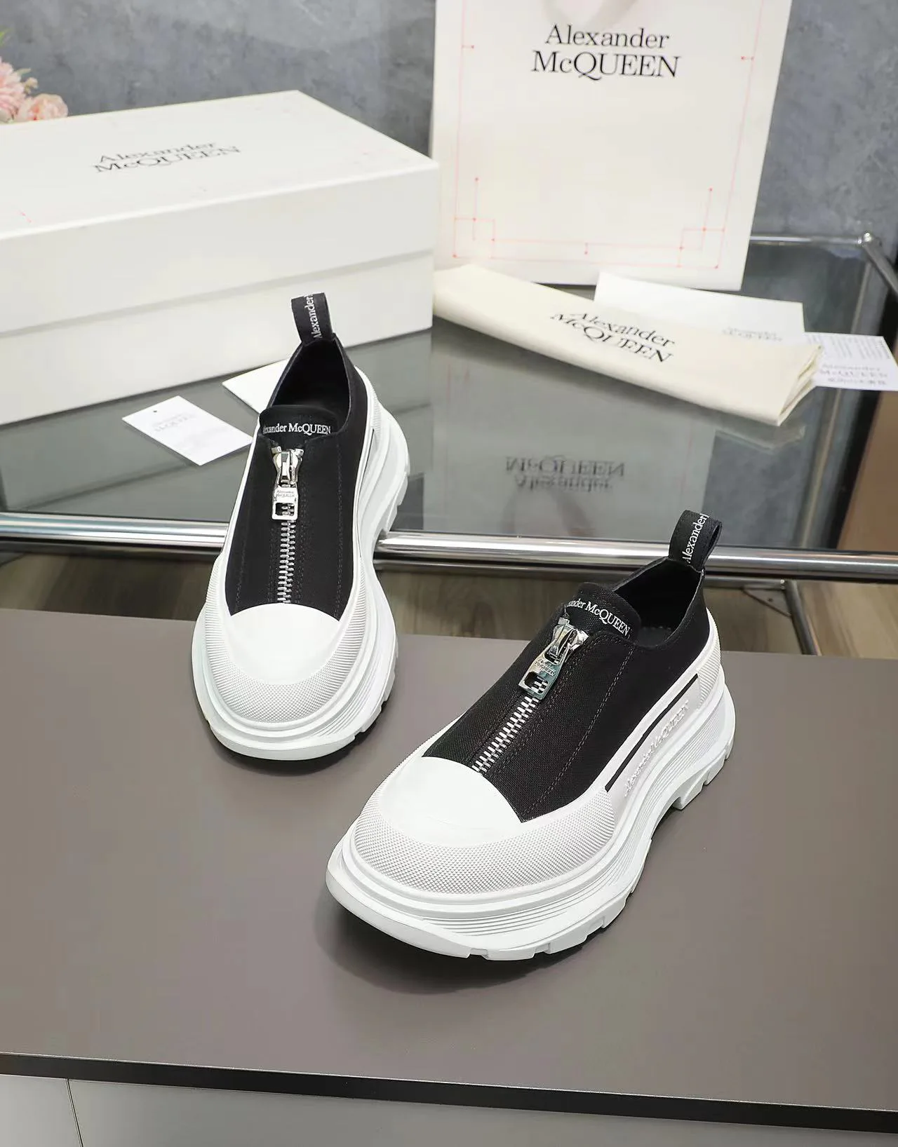 Кроссовки Женские Alexander Mcqueen 18740862