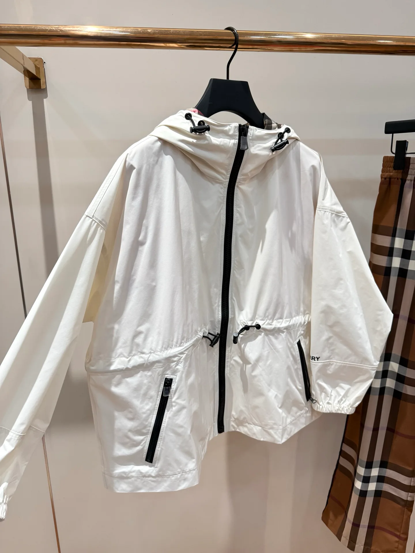 Куртки И Пуховики Женские Burberry 17889944
