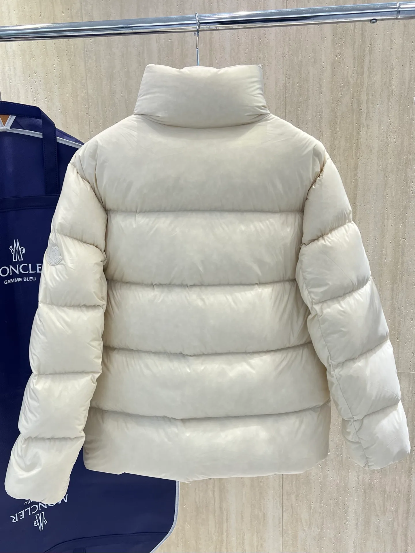 Куртки И Пуховики Мужские Moncler 18231559