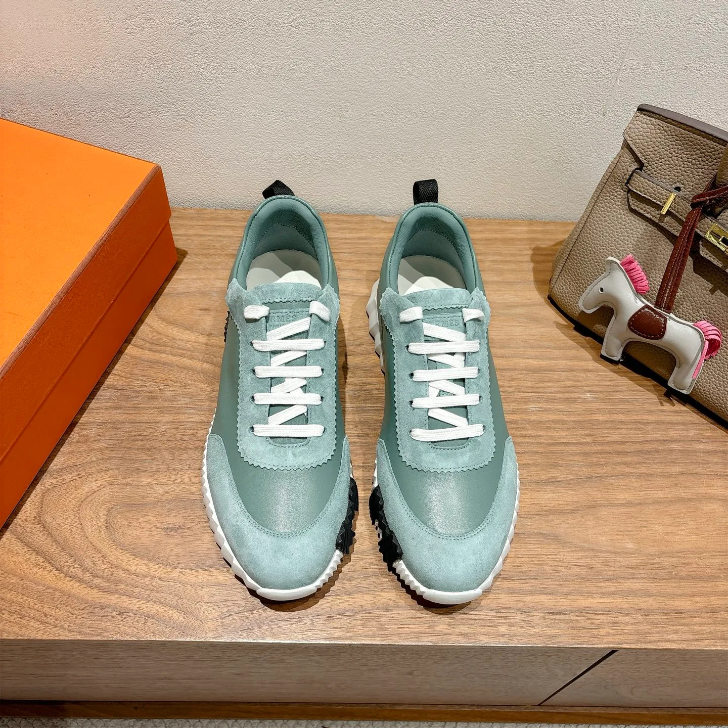 Кроссовки Женские Hermes 256097