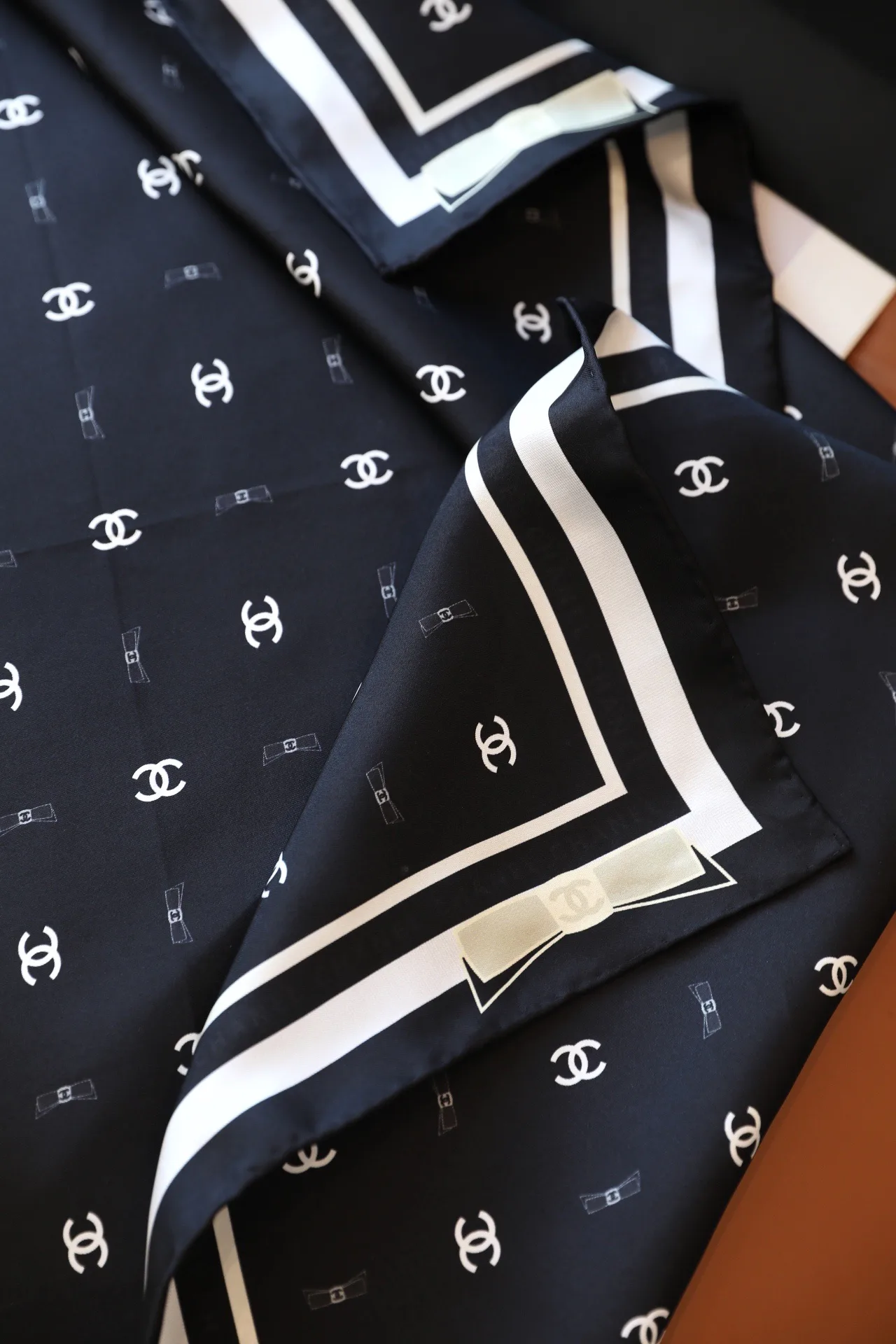 Платки Chanel 12737849