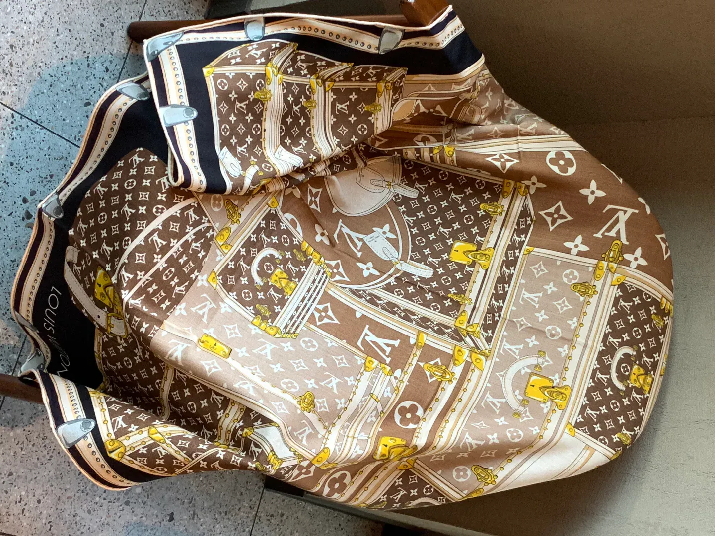 Платки Louis Vuitton 1338109