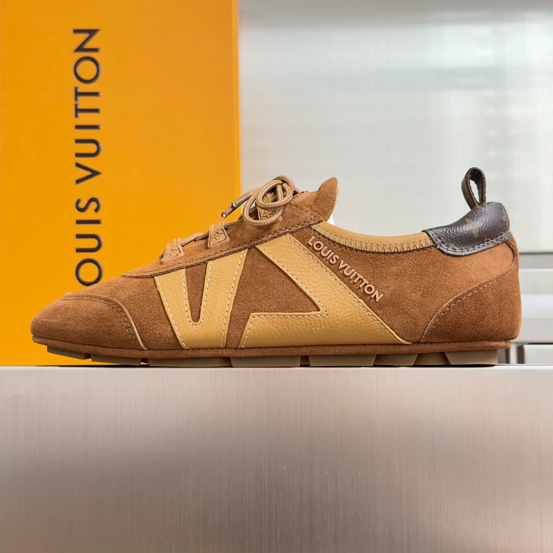 Кроссовки Женские Louis Vuitton 17780698