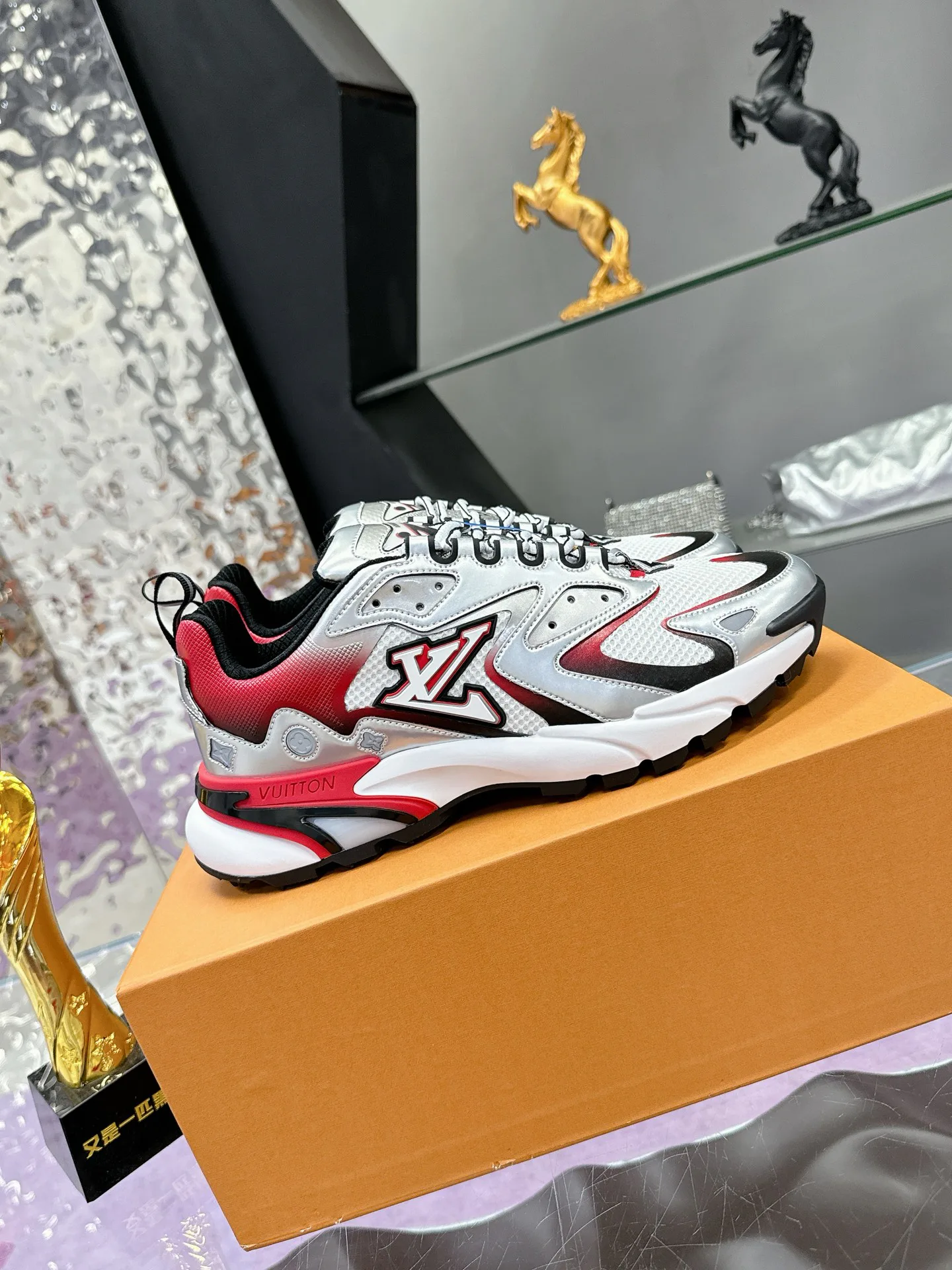 Кроссовки Мужские Louis Vuitton 841687