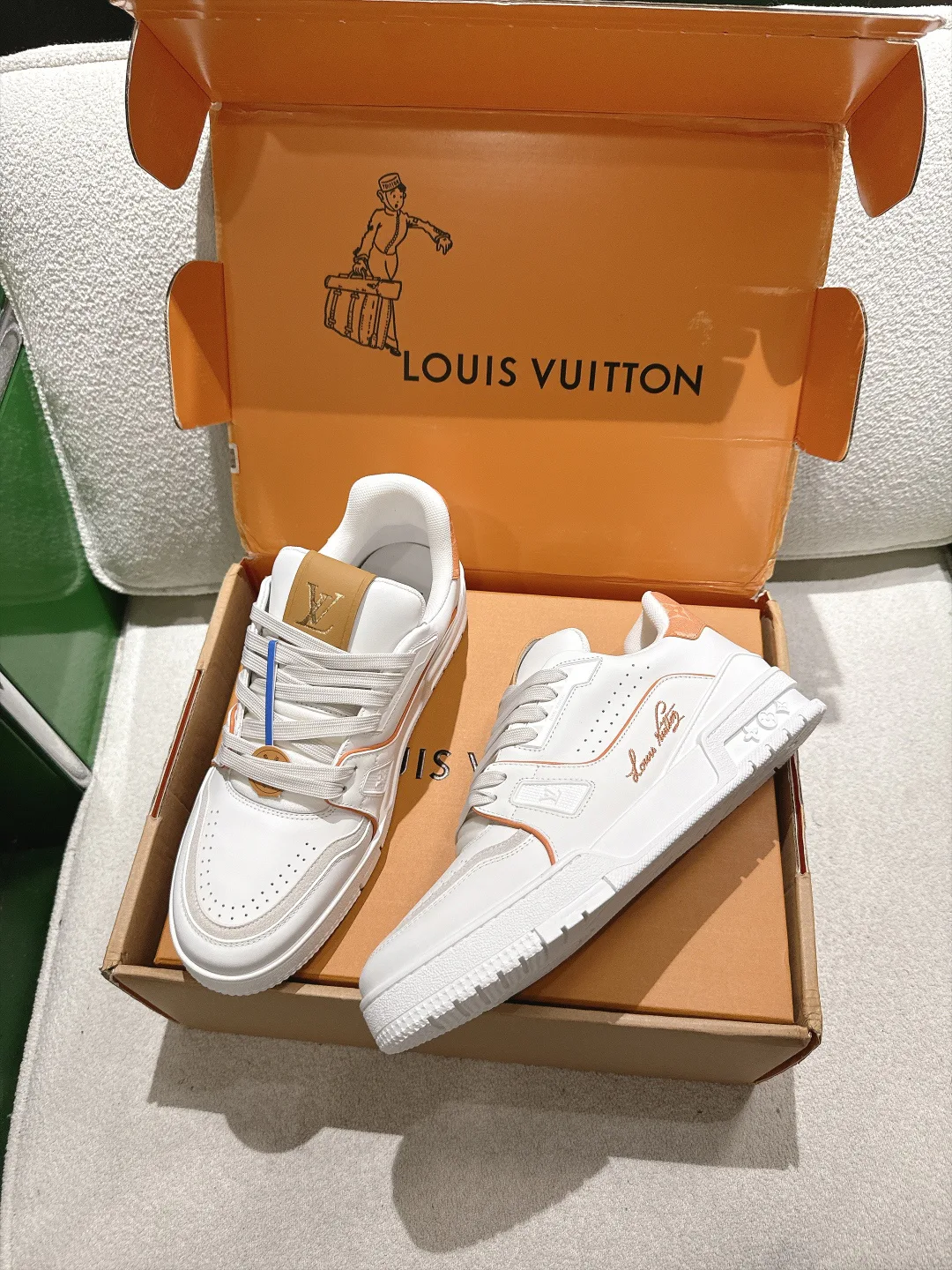 Кроссовки Женские Louis Vuitton 19460584