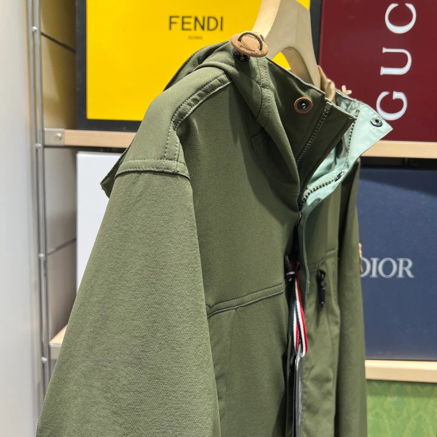 Куртки И Пуховики Мужские Moncler 11909049