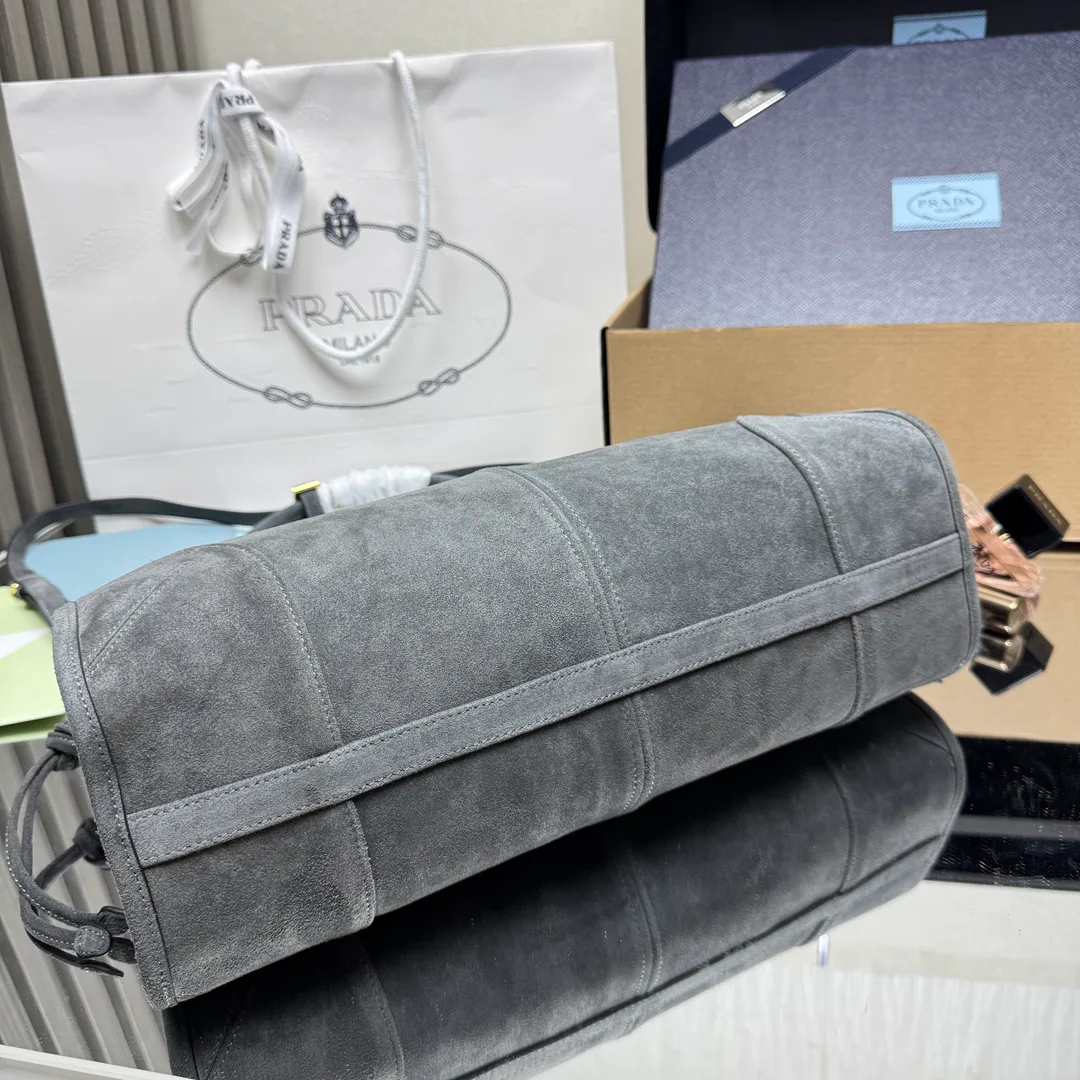 Классические Сумки Женские Prada 2247565