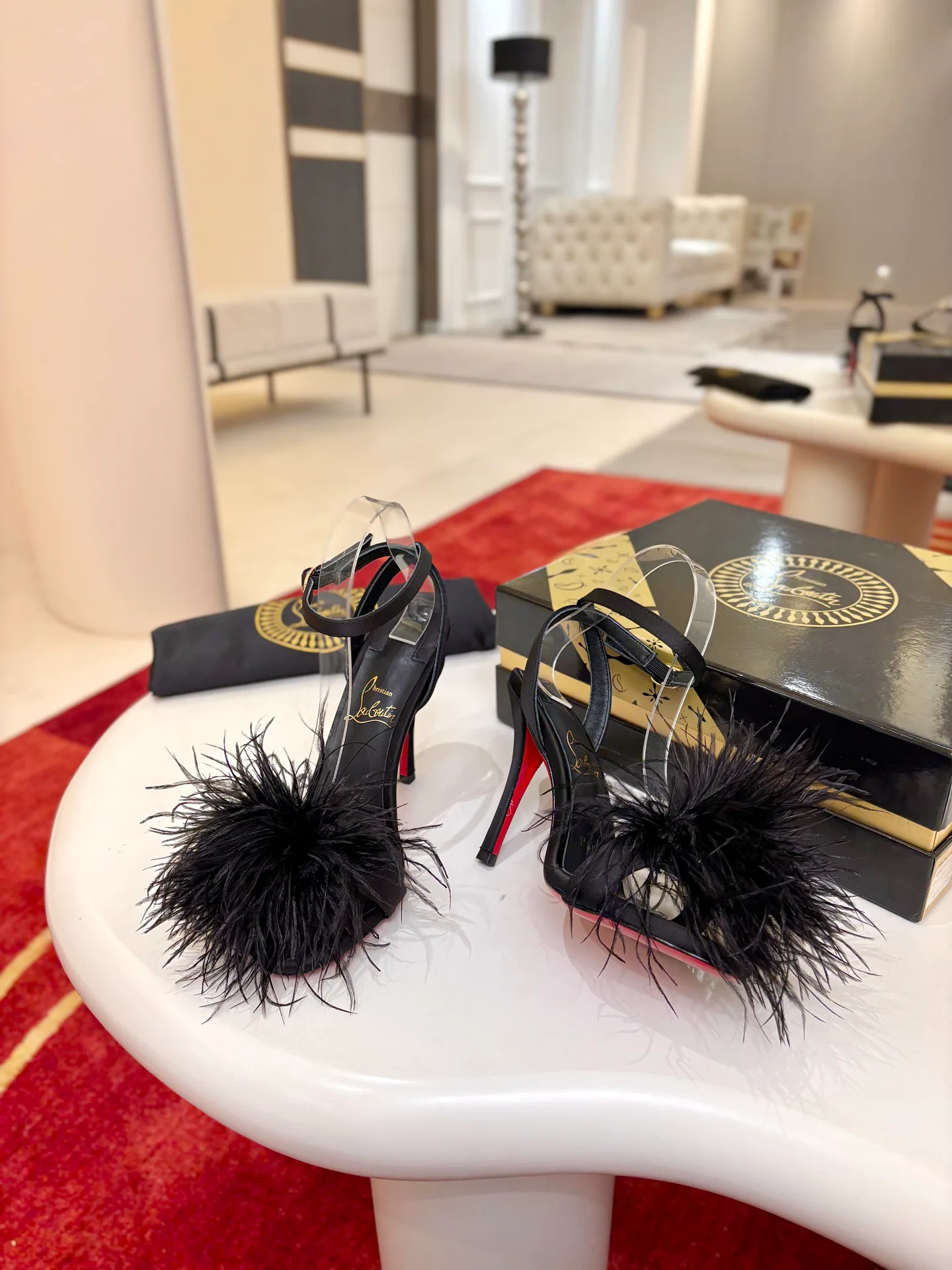 Босоножки Женские Christian Louboutin 14660325