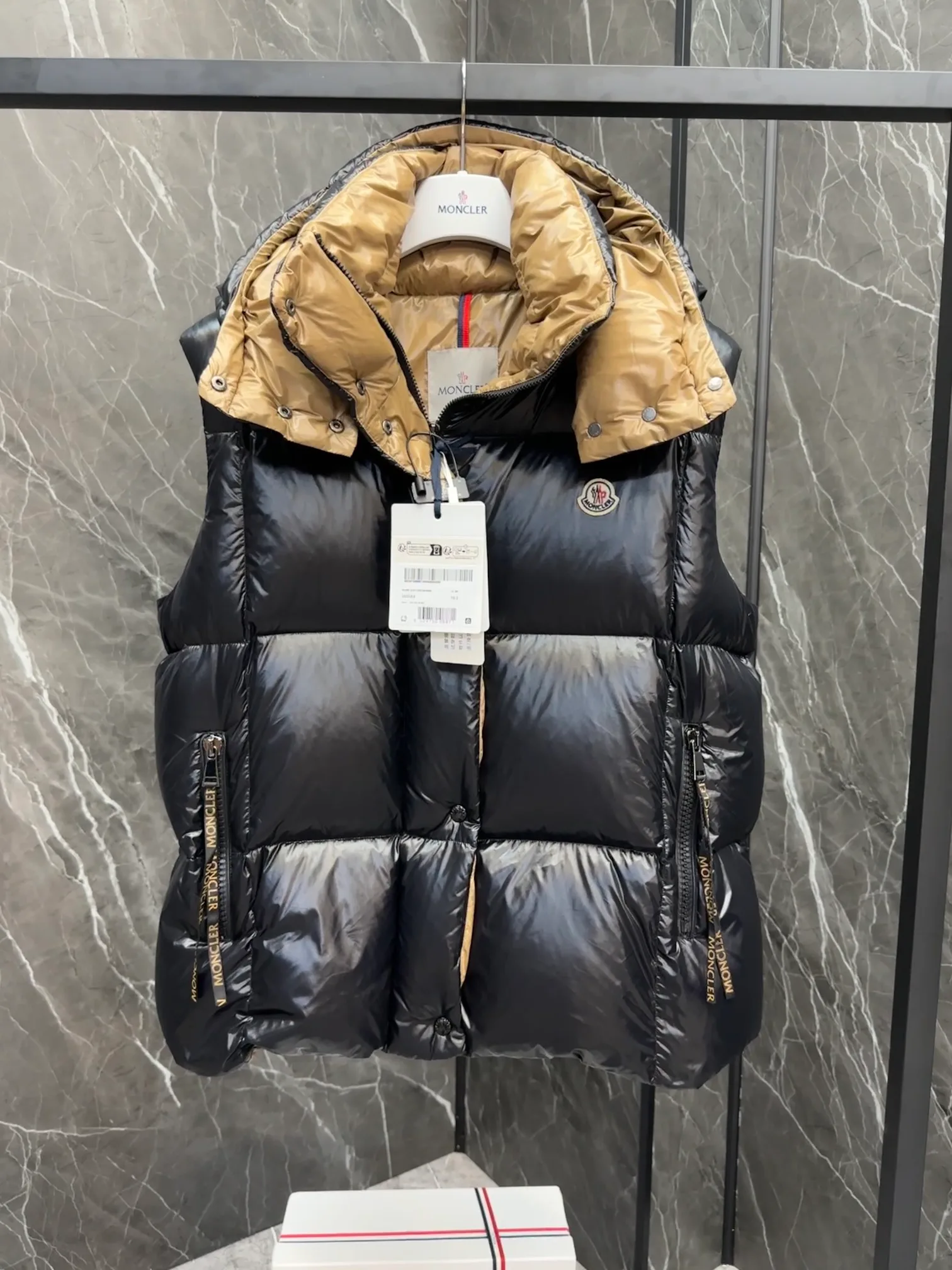 Жилеты Женские Moncler 19204231
