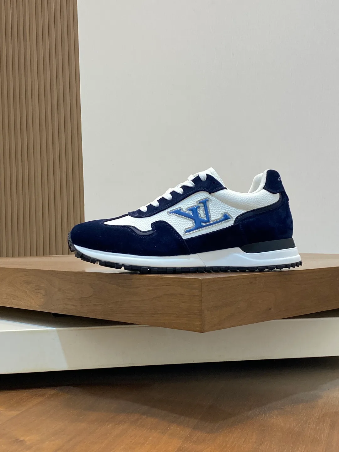 Кроссовки Мужские Louis Vuitton 860717