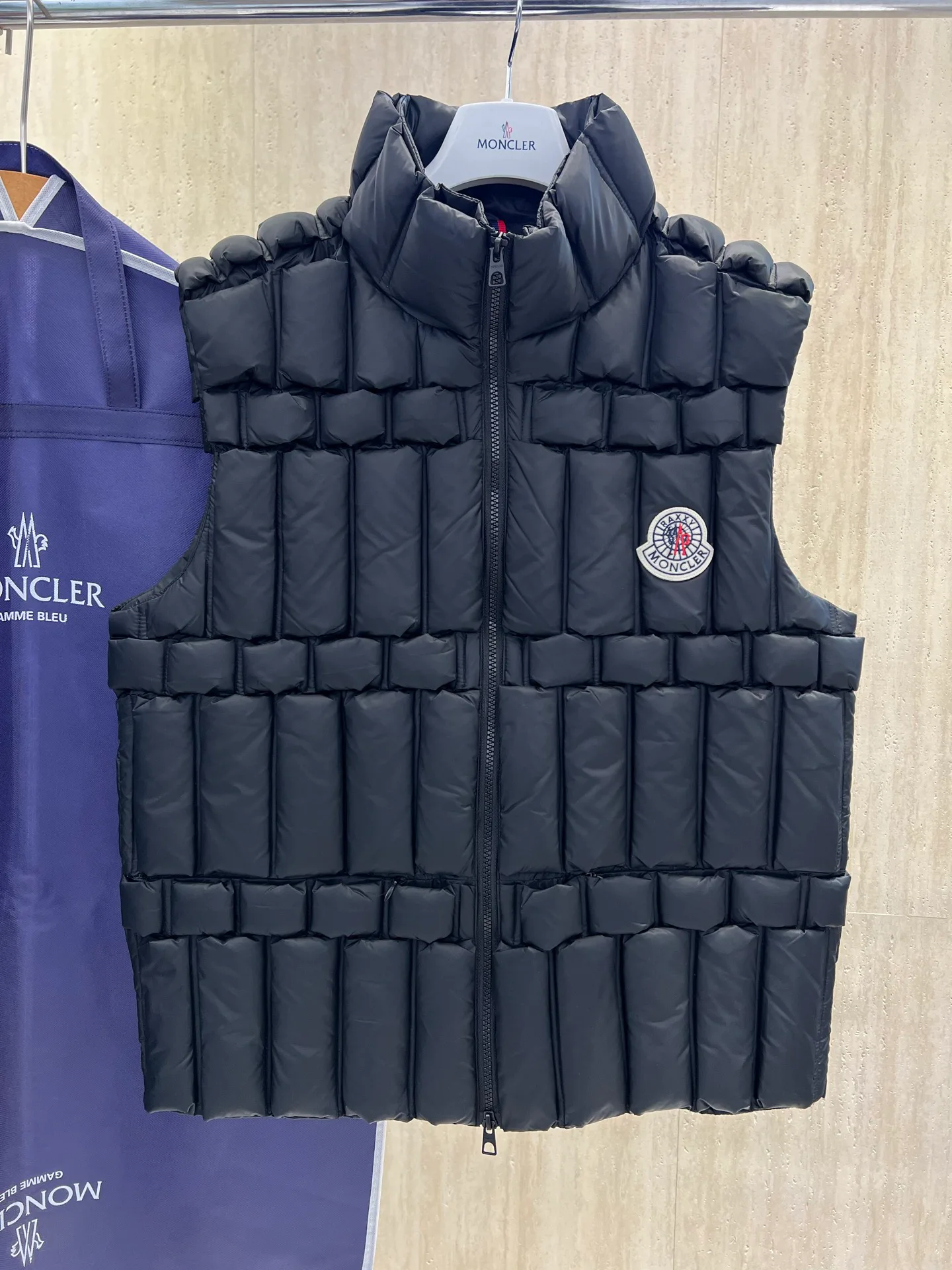 Жилеты Женские Moncler 18658010