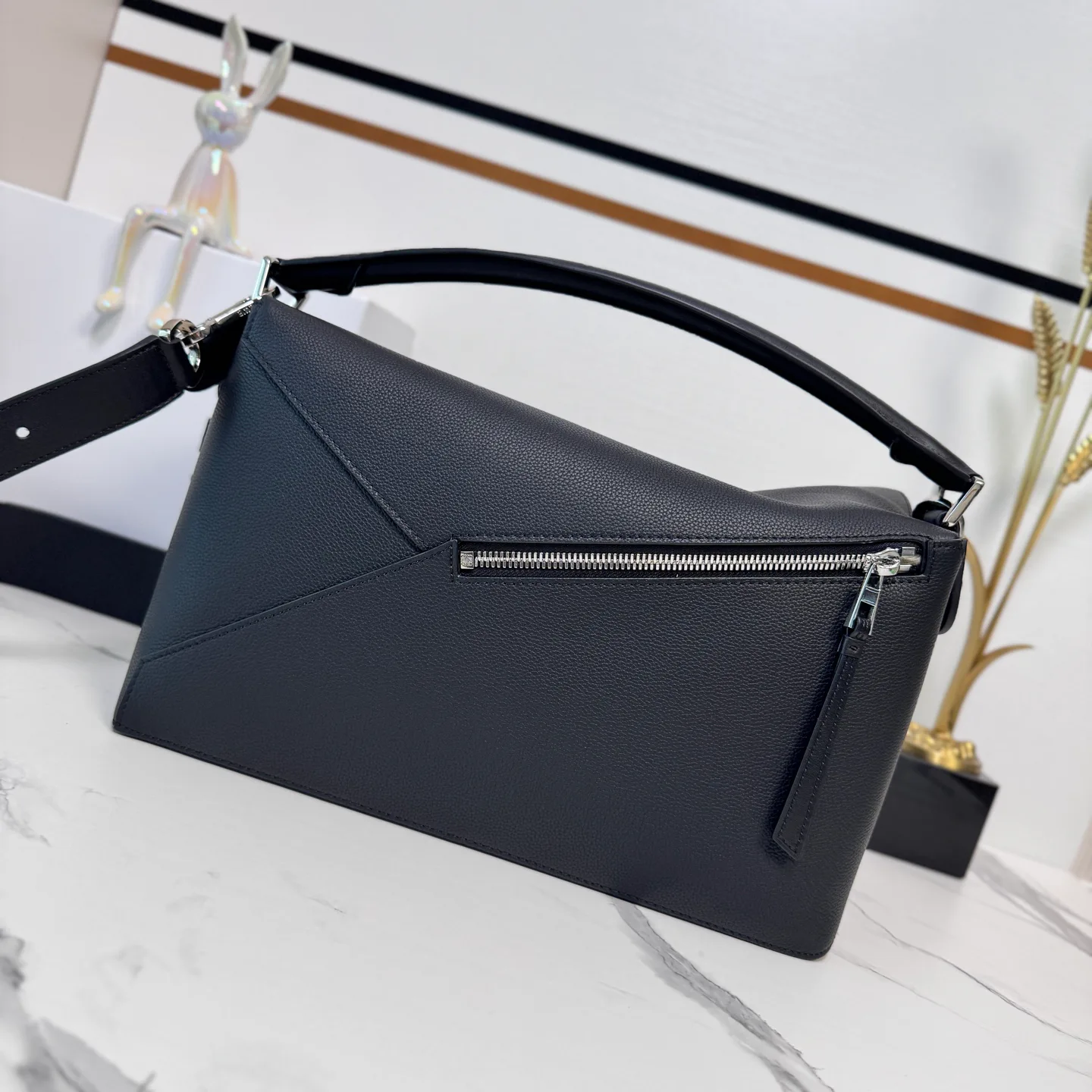 Классические Сумки Женские Loewe 18030346