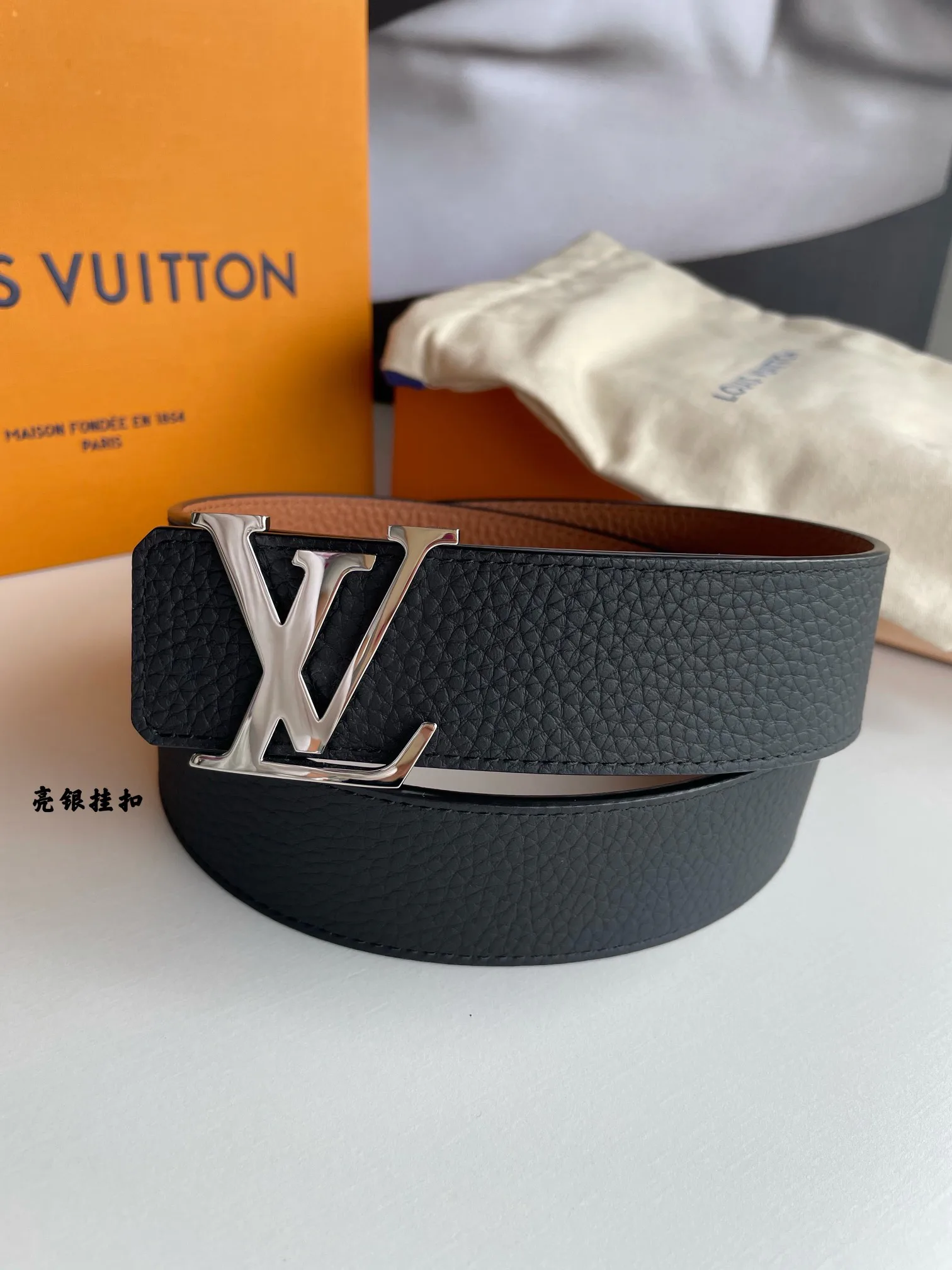 Ремни Louis Vuitton 10399097