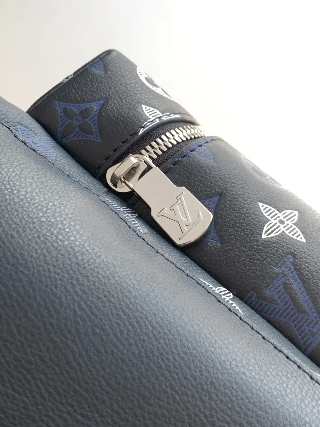 Рюкзаки Женские Louis Vuitton 18520896