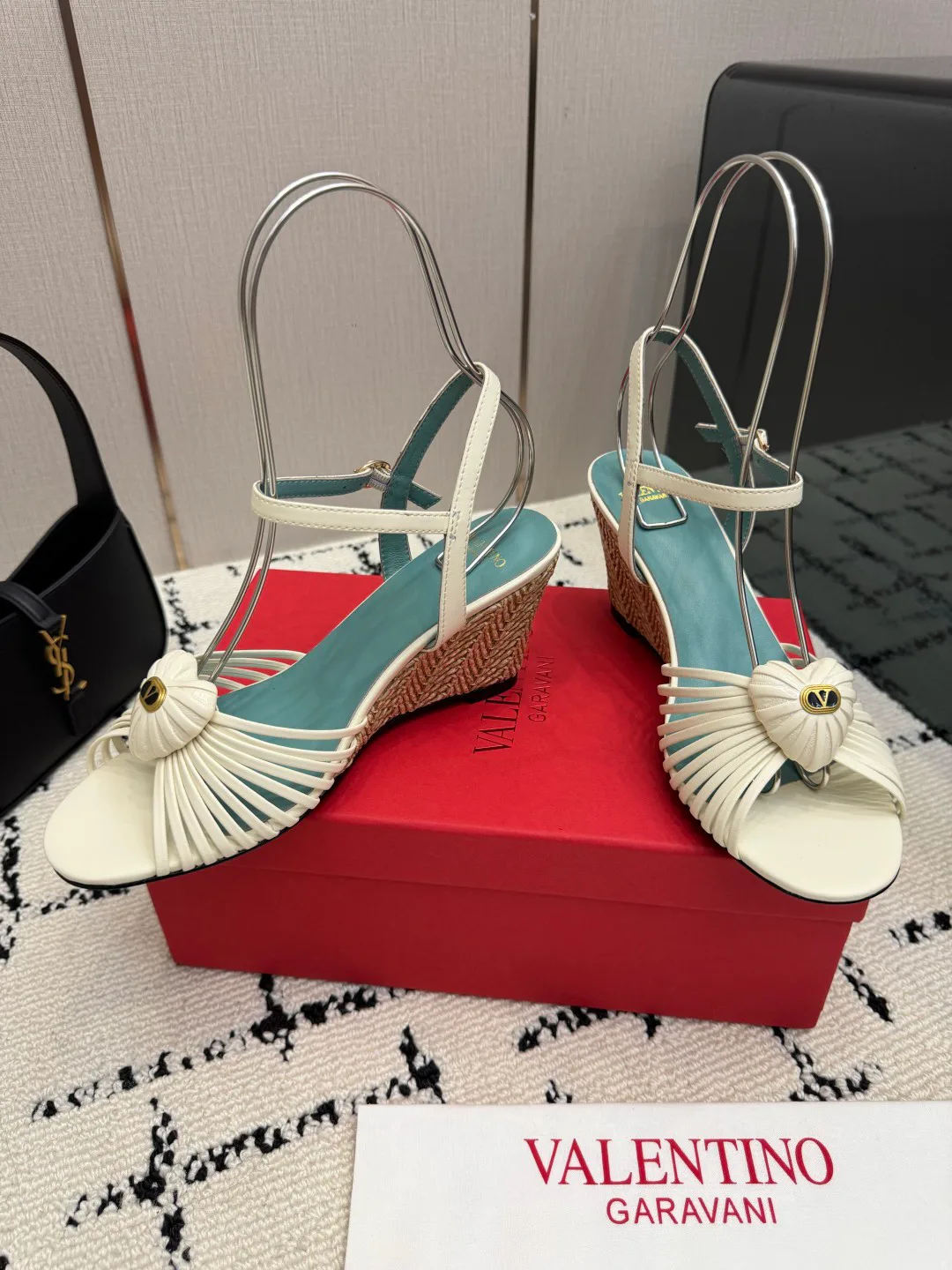 Босоножки Женские Valentino 18049001