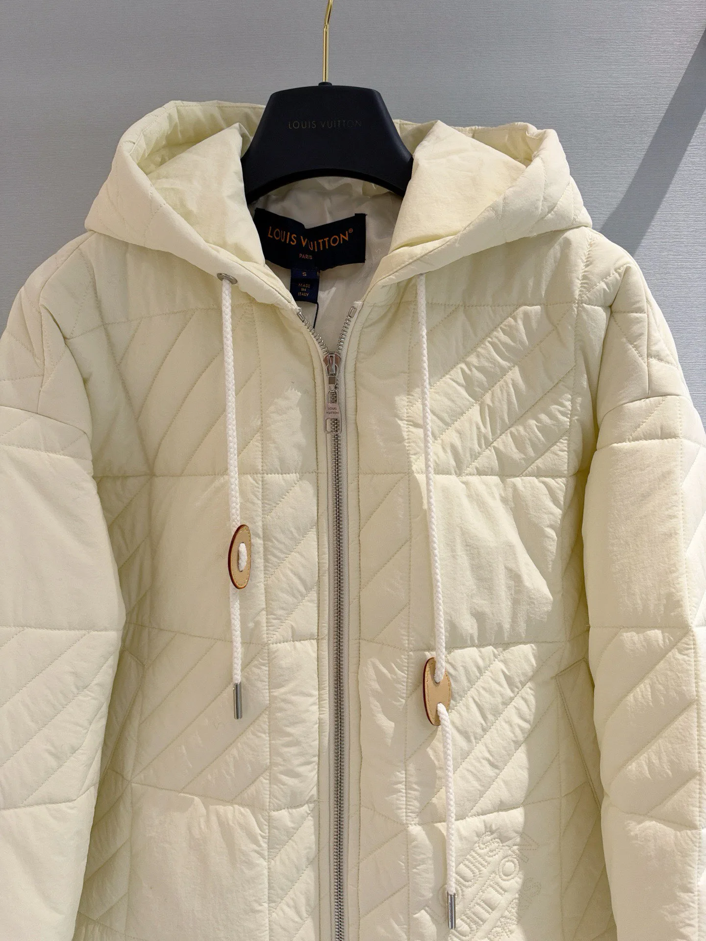 Куртки И Пуховики Женские Louis Vuitton 19503590
