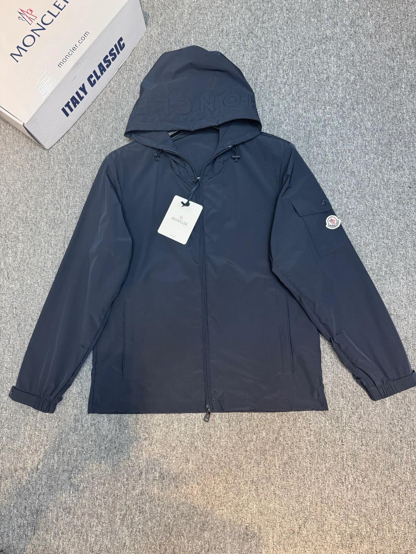 Куртки И Пуховики Мужские Moncler 13137532