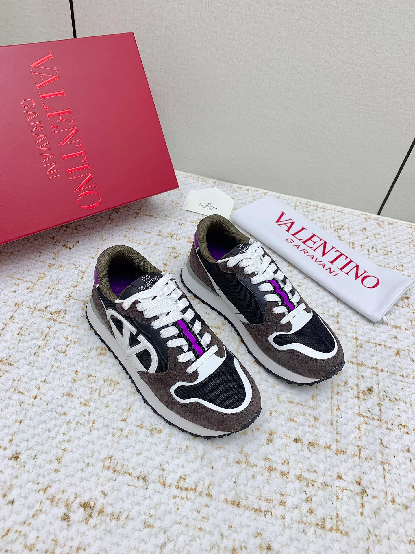 Кроссовки Женские Valentino 11070144