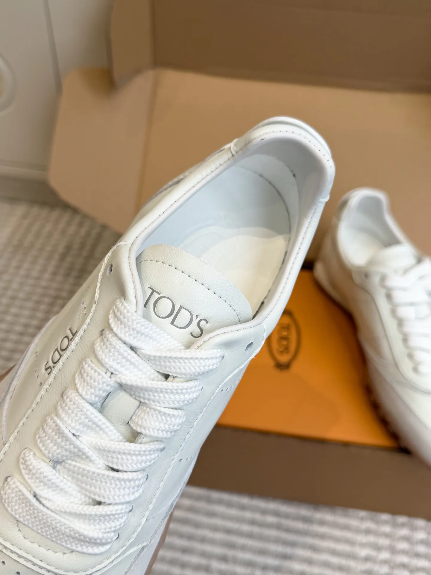 Кроссовки Женские Tod's 18360488