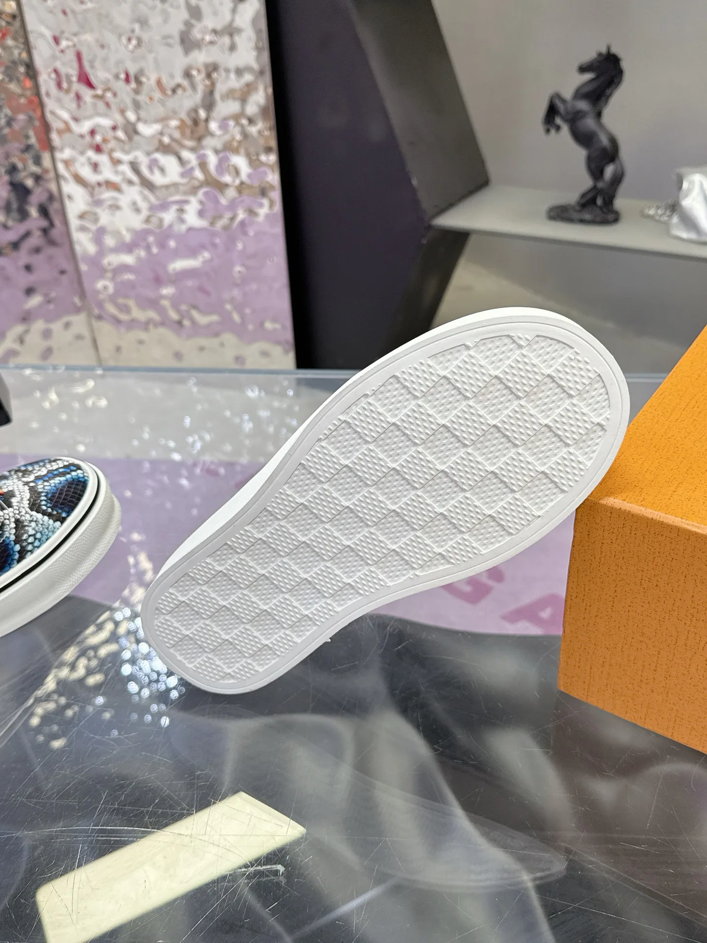 Кроссовки Мужские Louis Vuitton 17930910