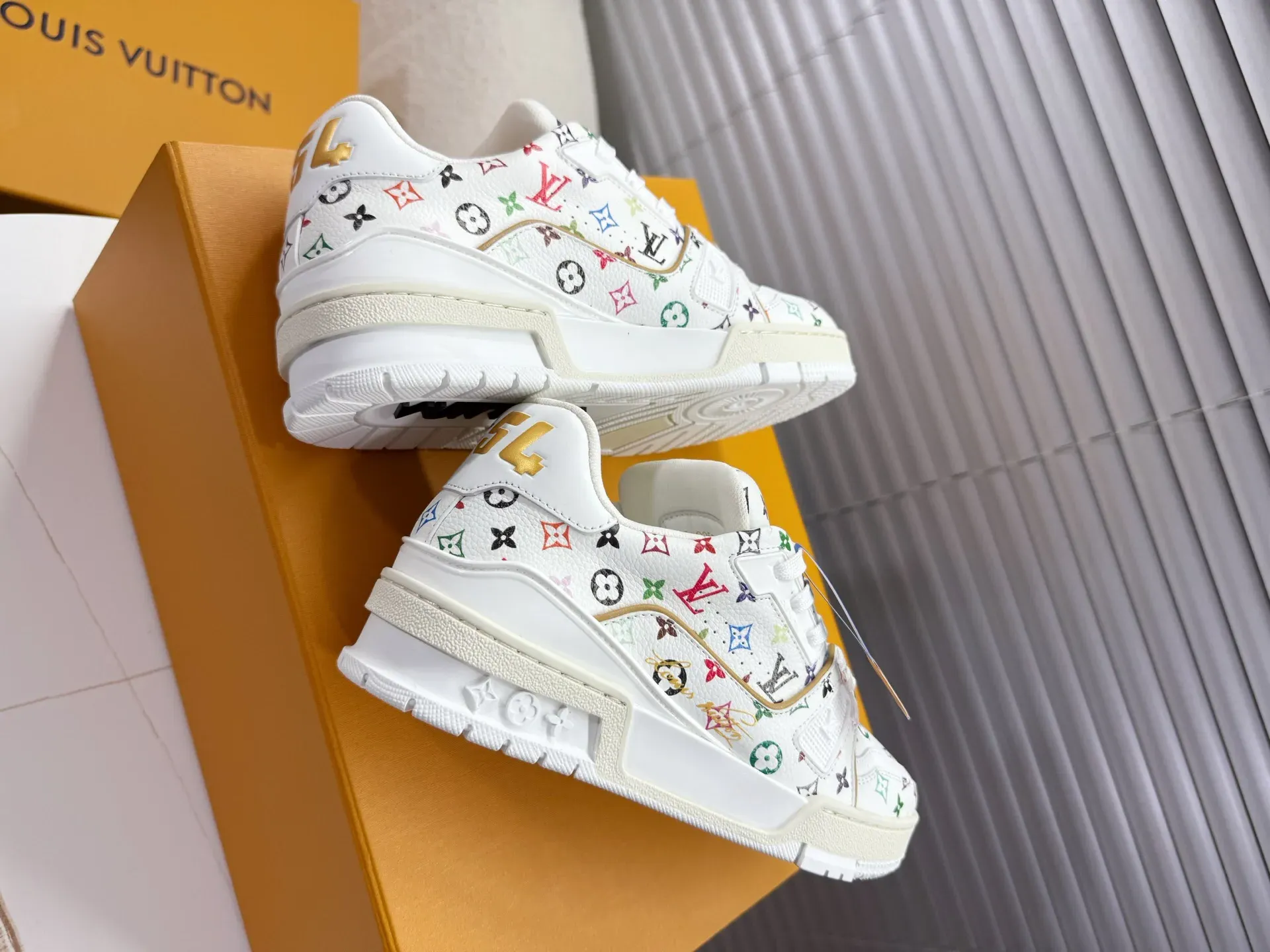 Кроссовки Женские Louis Vuitton 5049252