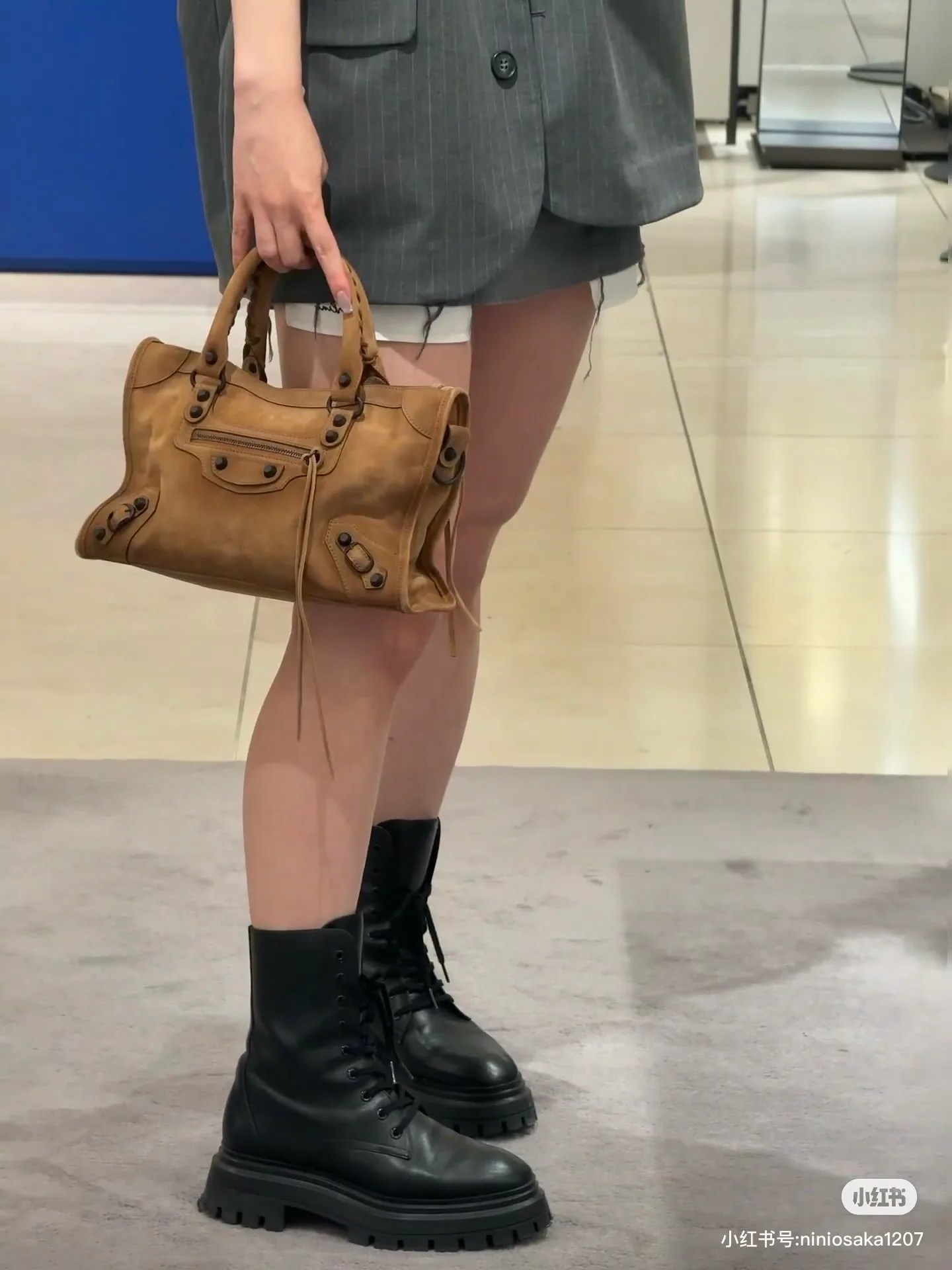 Сумки На Ремне Женские Balenciaga 1305949