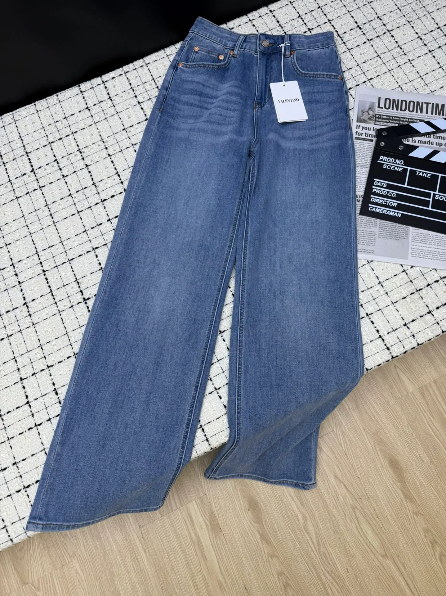 Джинсы Женские Valentino 13563000