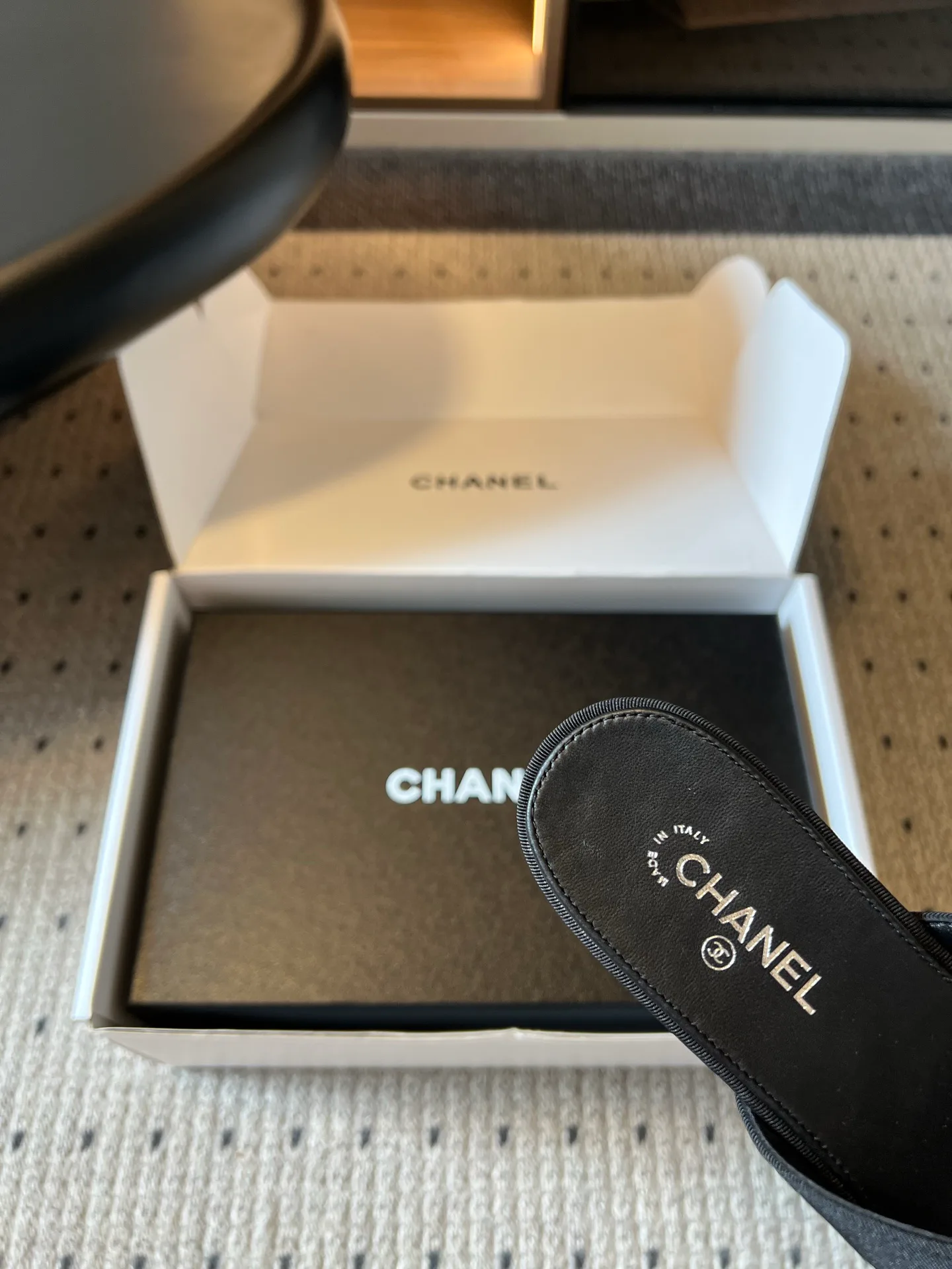 Шлепанцы Женские Chanel 17419372