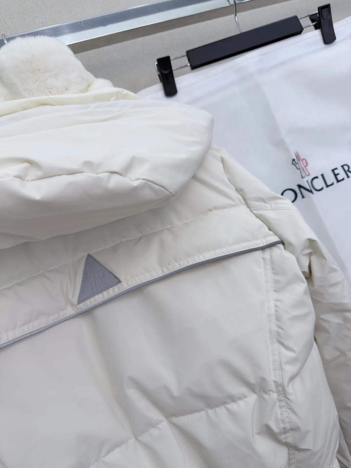 Куртки И Пуховики Женские Moncler 19589661