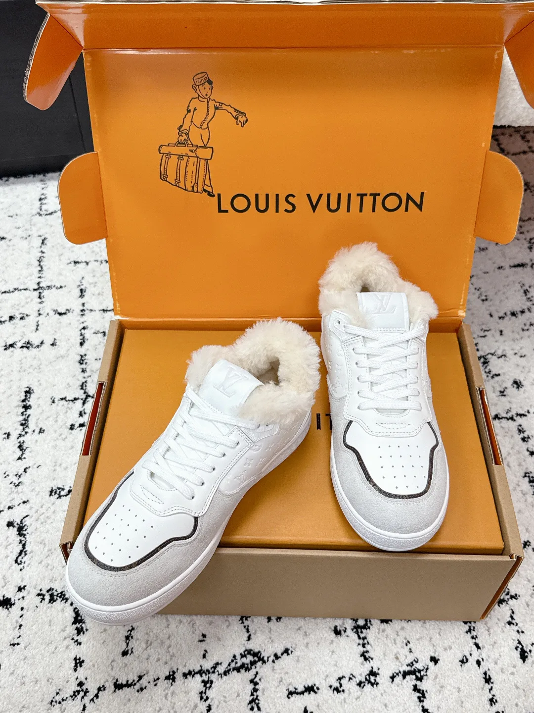 Кроссовки Женские Louis Vuitton 860621