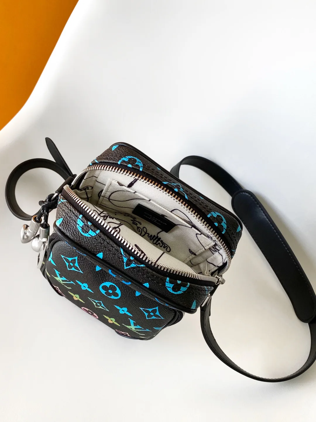 Сумки На Ремне Женские Louis Vuitton 11185389