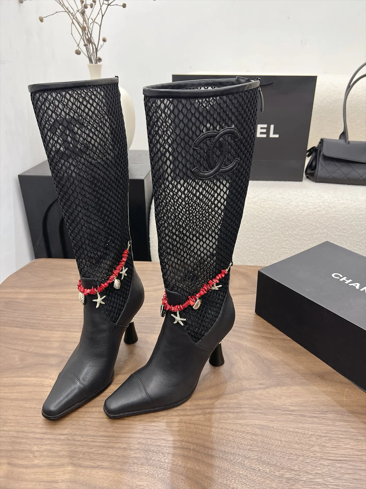 Сапоги Женские Chanel 18223429