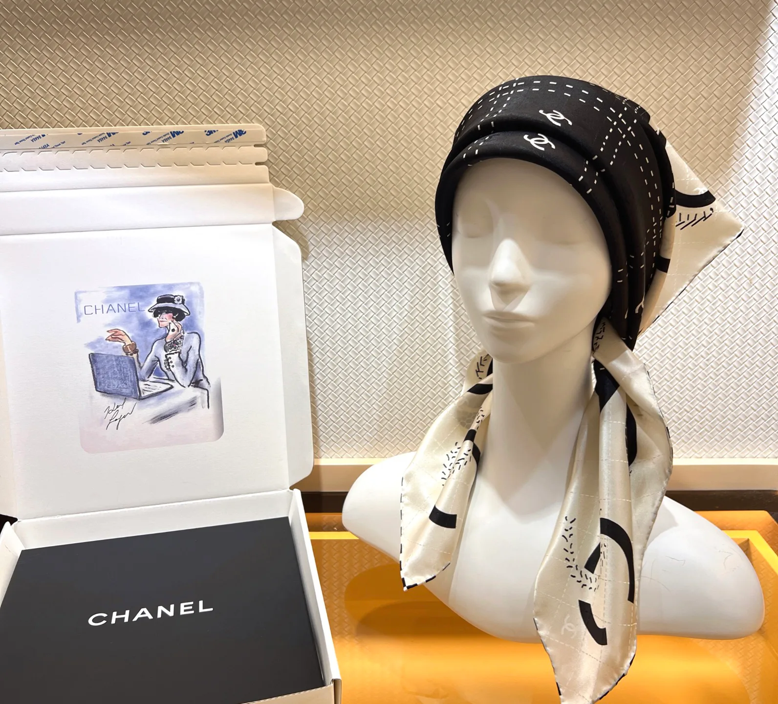 Платки Chanel 13575395