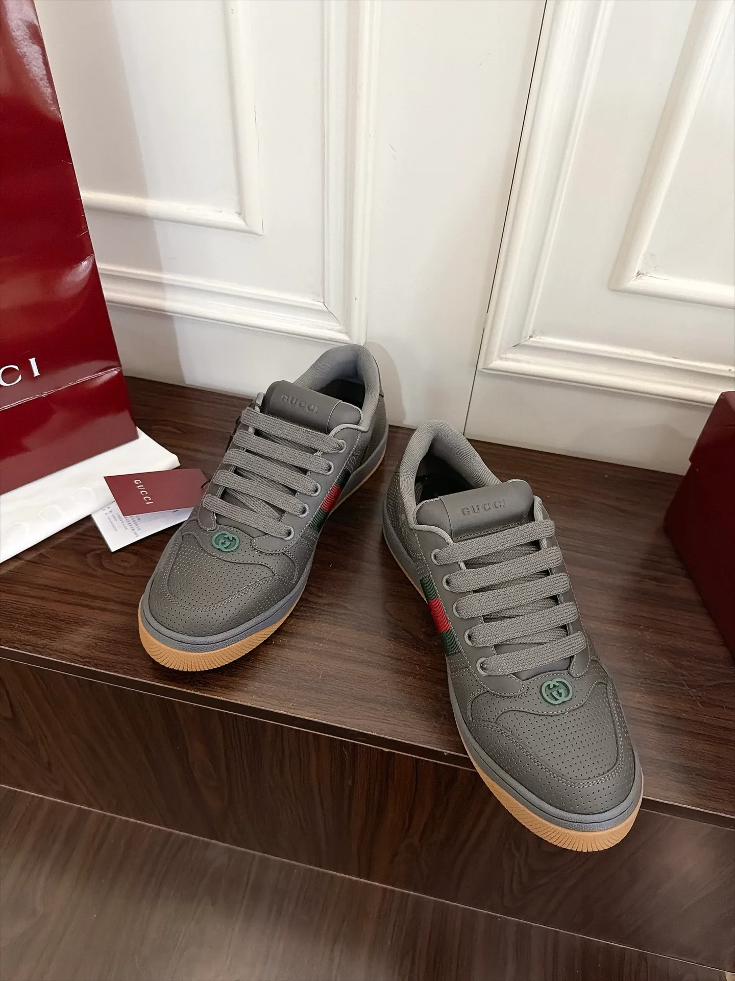 Кроссовки Женские Gucci 19447097
