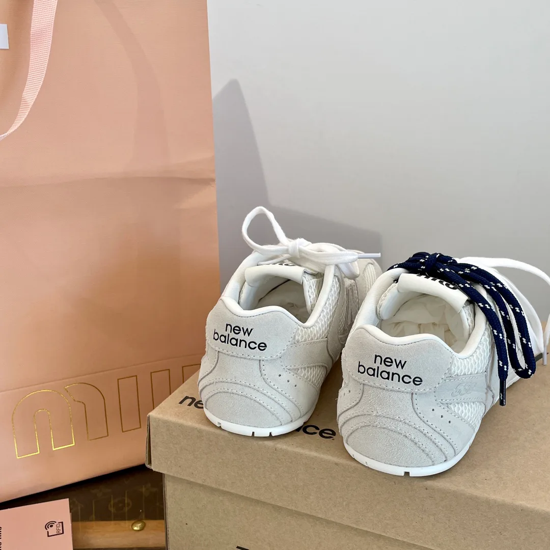 Кроссовки Женские Miu Miu 17963974
