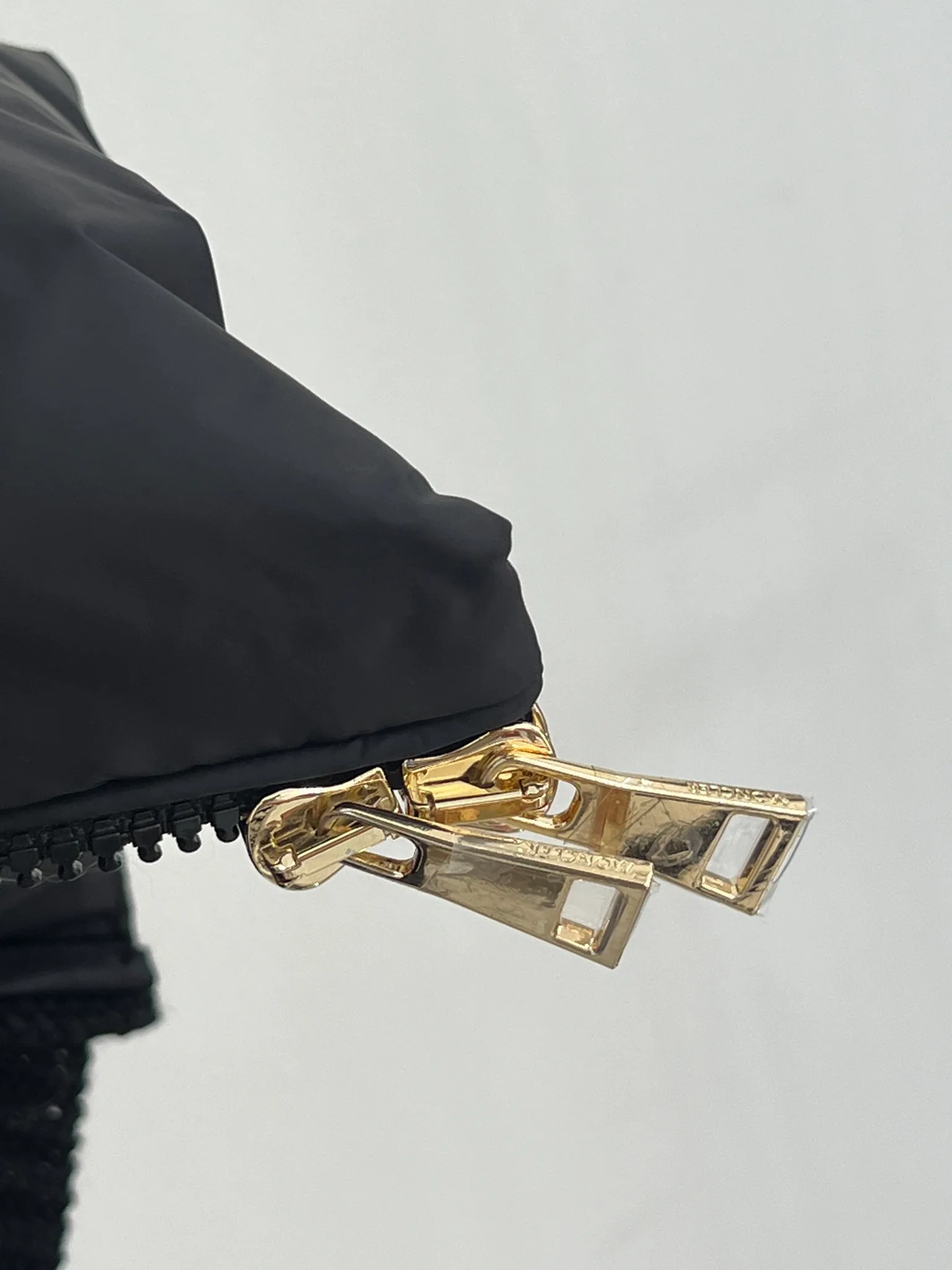 Куртки И Пуховики Женские Moncler 18416252