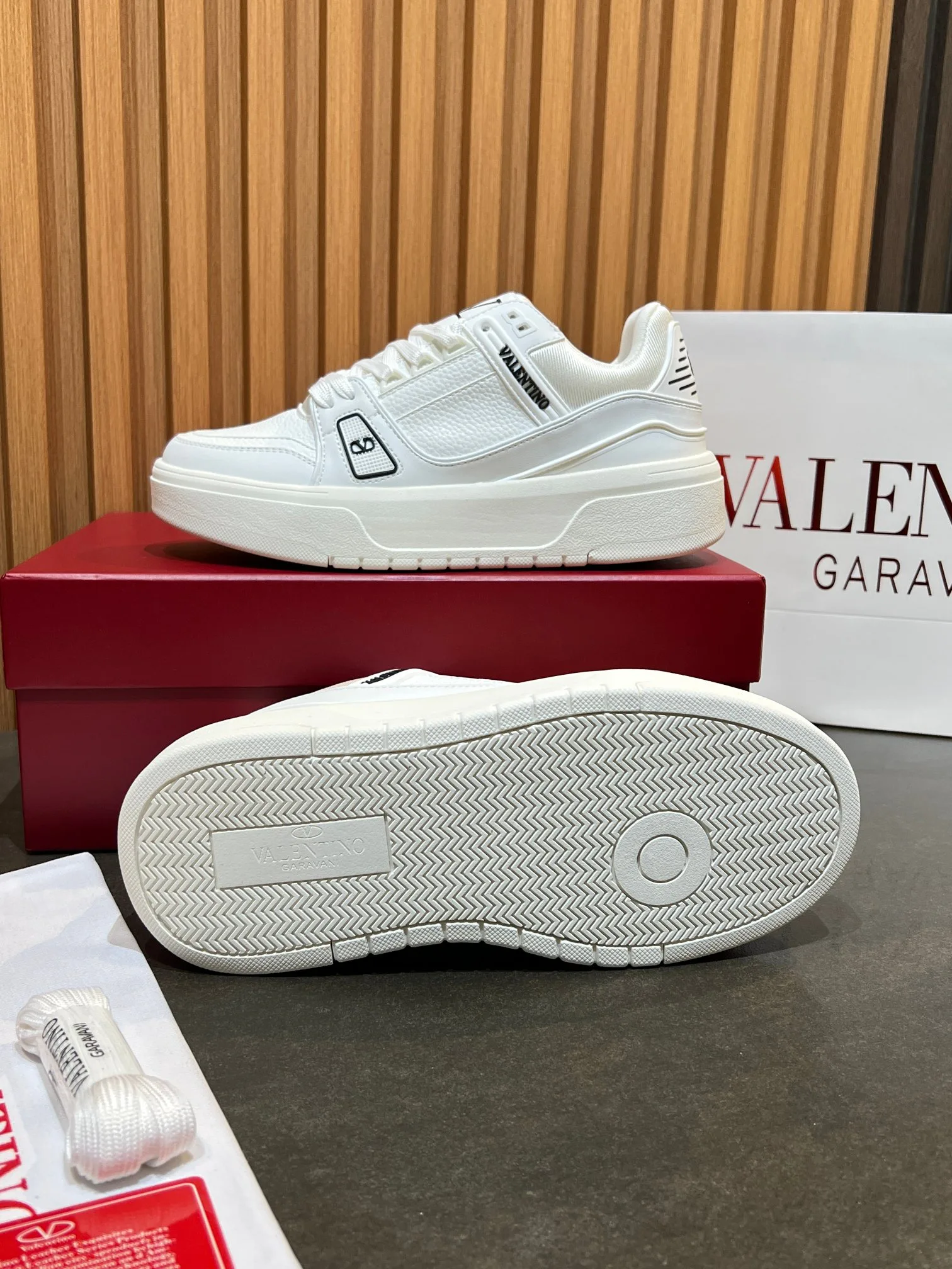 Кроссовки Женские Valentino 11575955