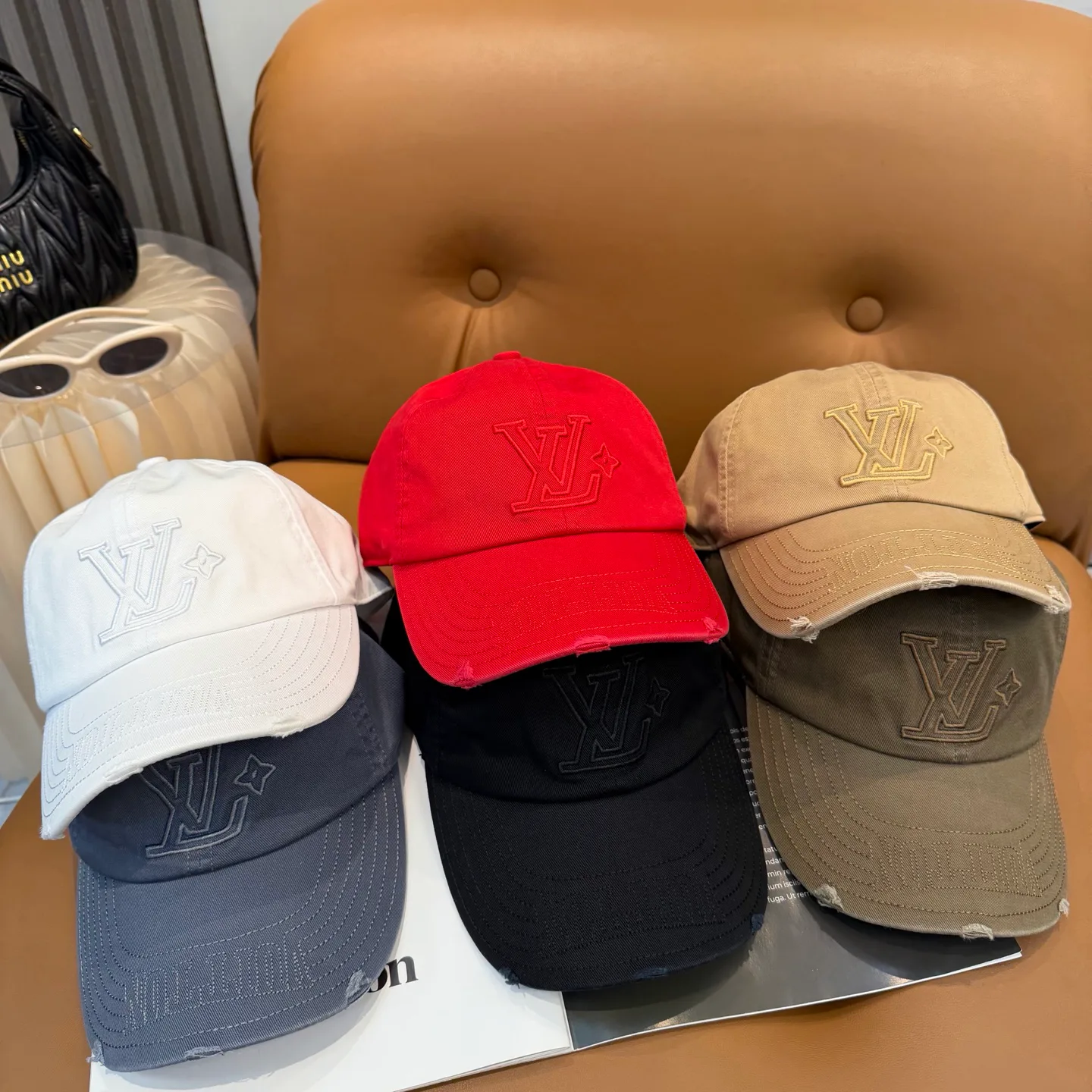 Головные Уборы Louis Vuitton 3049423