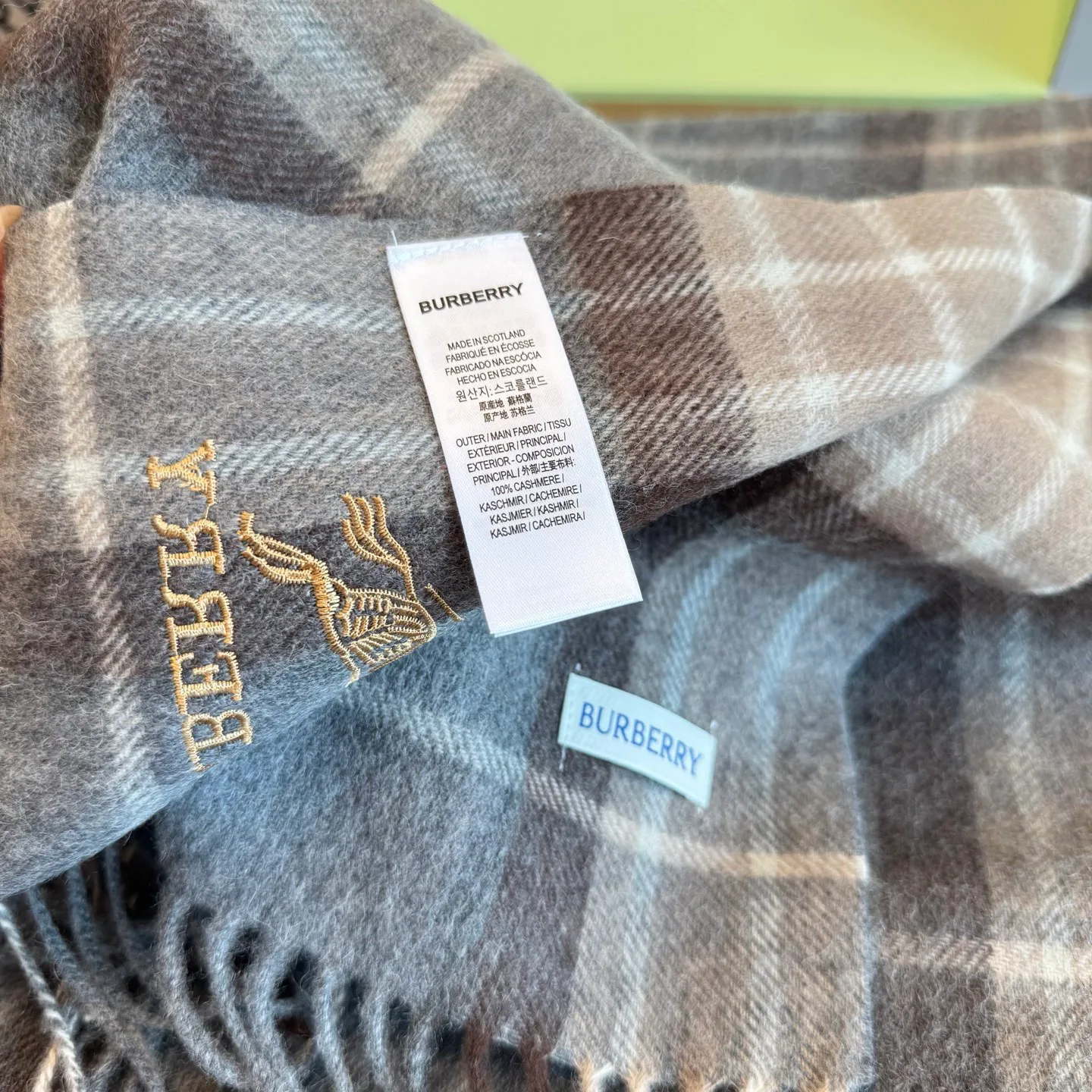 Шарфы Burberry 702869