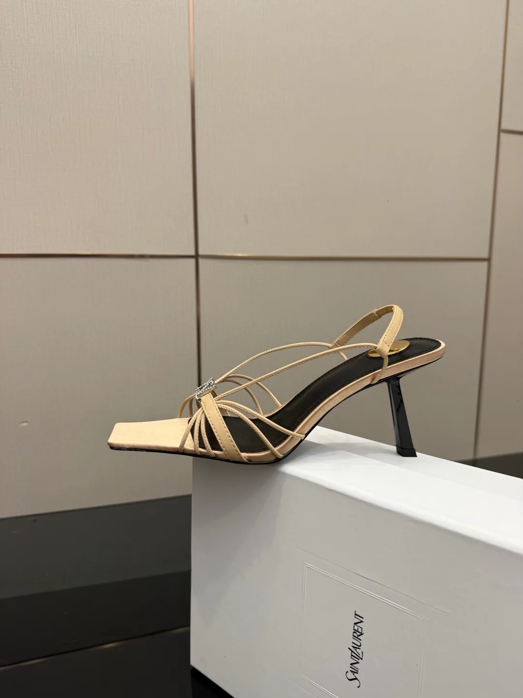 Босоножки Женские Saint Laurent 9632698