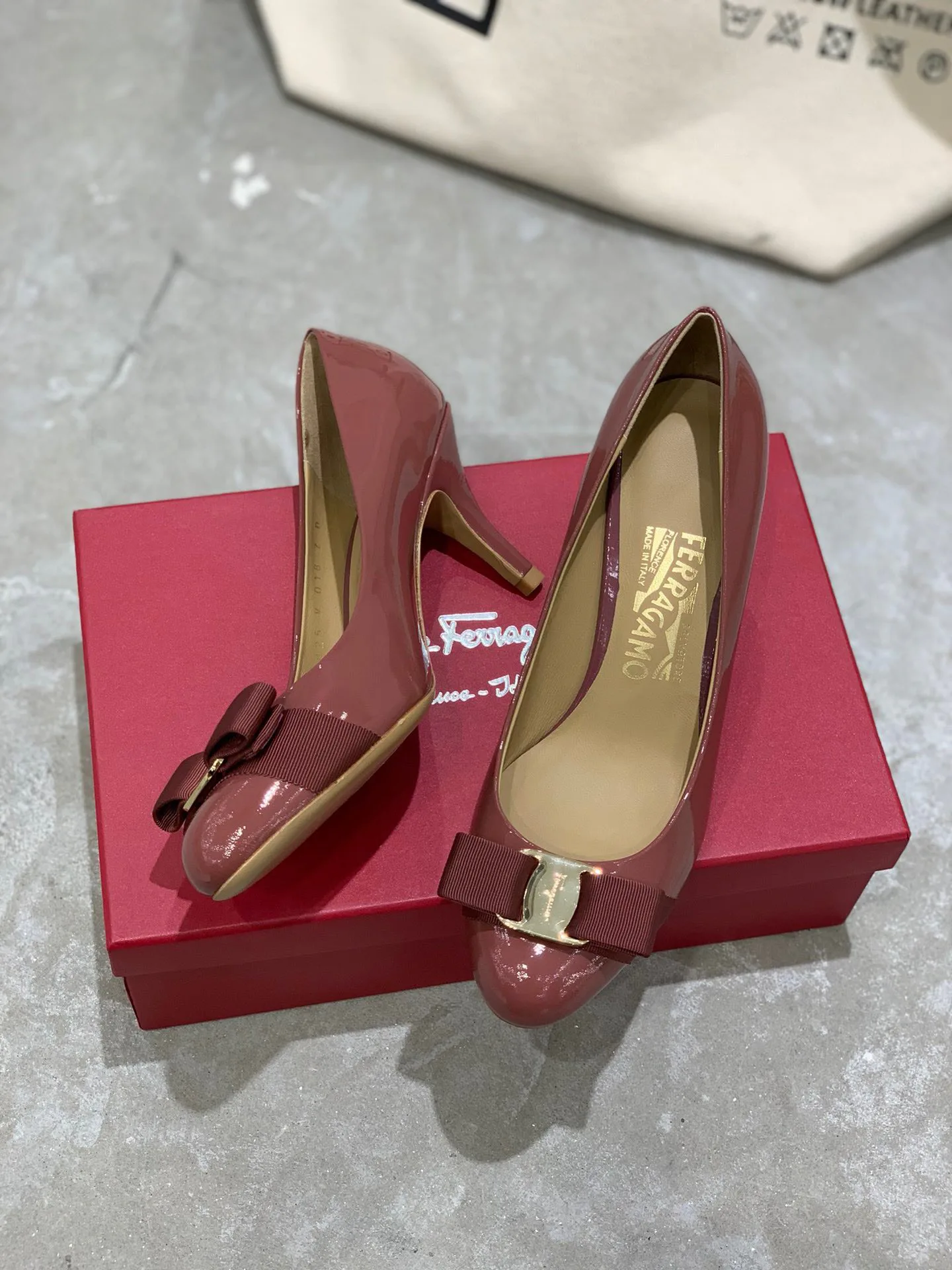 Туфли Женские Salvatore Ferragamo 18531885