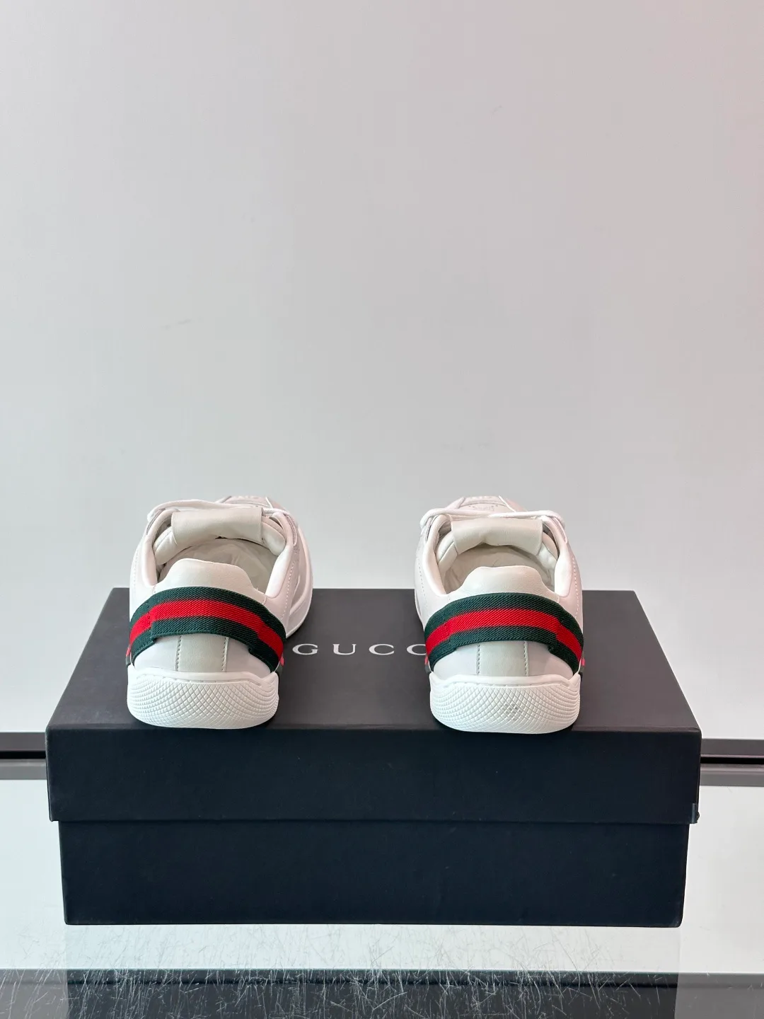 Кроссовки Женские Gucci 18449389