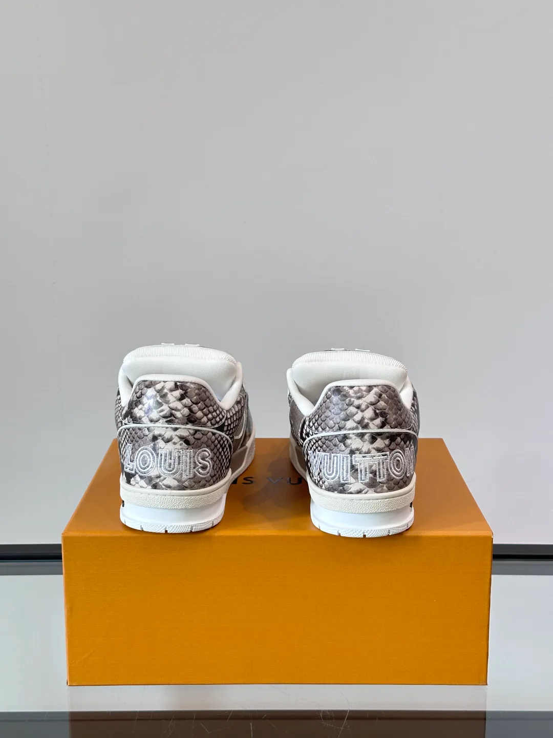 Кроссовки Мужские Louis Vuitton 33473