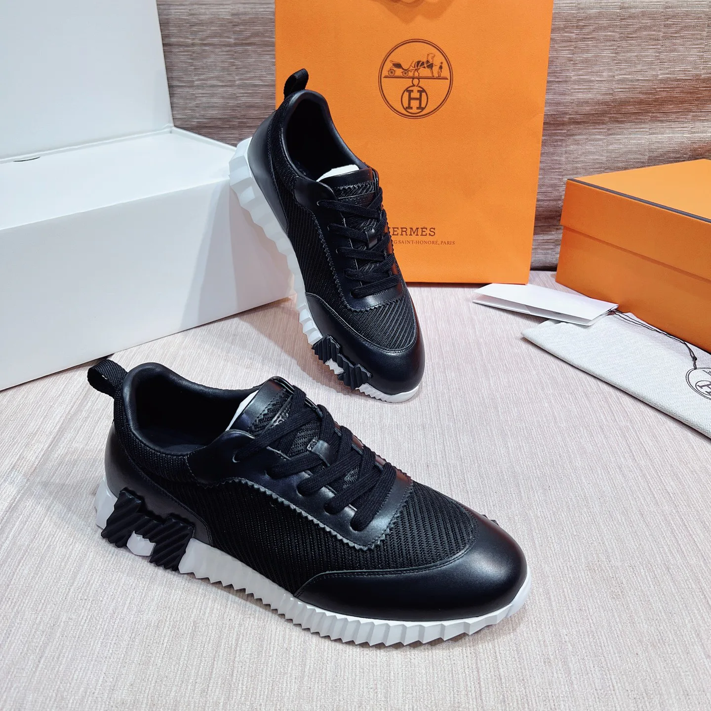 Кроссовки Женские Hermes 17749551